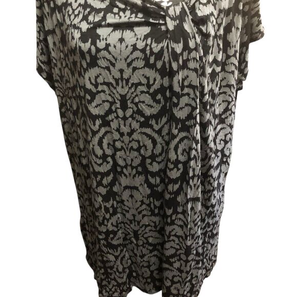 Merona Gray & Black Damask Print Blouse Size 2 (2x) Rayon Stretch Knit Top - Picture 3 of 8